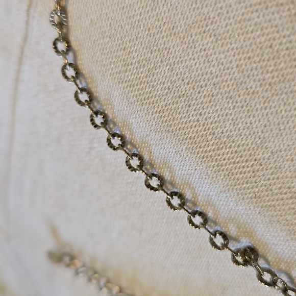 Vintage Signed S P Avon Necklace w/Filagree Setting & Rhinestones - Picture 4 of 5